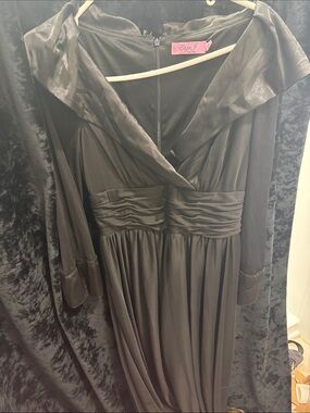 Eliza J Black Ruched Waist Draped V-Neck Long Sleeve Dress